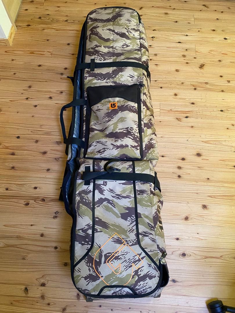 BURTON スノーボードセット (ボード&ビンディング,キャリーバッグ付き)
