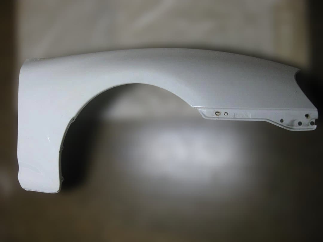 80　スープラ　右　純正　フロント　フェンダー　ホワイト