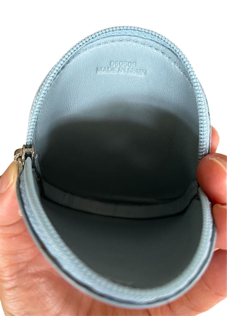 新品　LOEWEロエベ　丸型ケース　箱付き　アナグラムロゴ