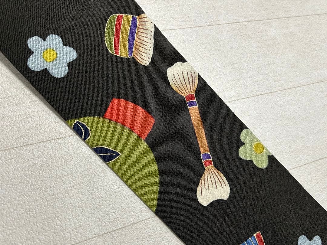 raindrop様御専用　名古屋帯 黒色　縮緬地　化粧道具　花　金彩