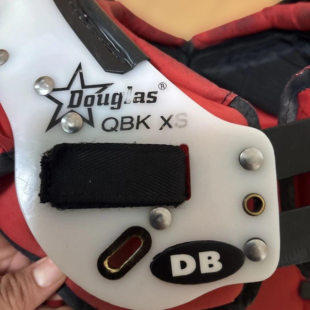 DOUGLAS QBK XS 16-17 ショルダーパッド バックプレート付き