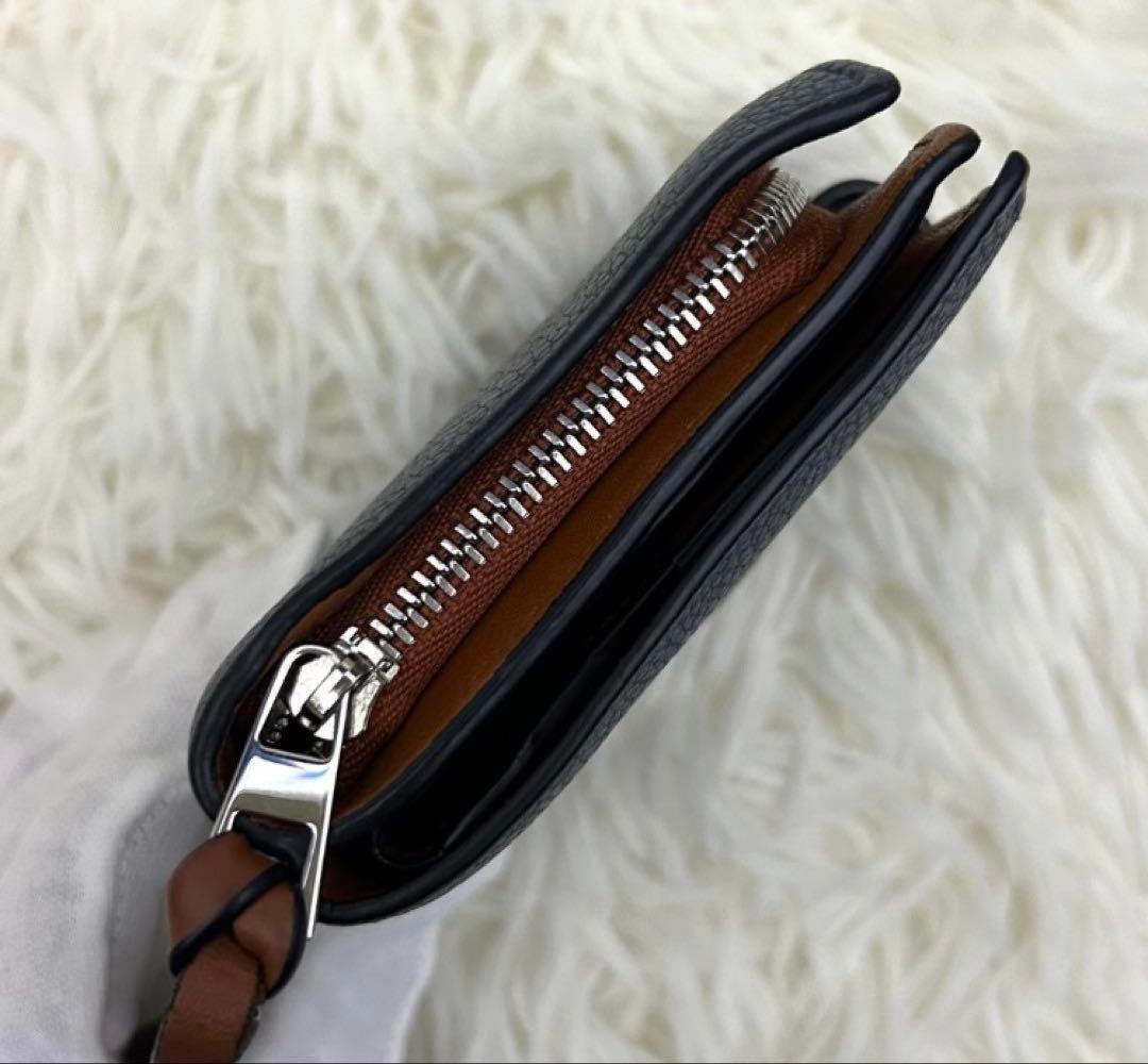LOEWE ネイビー 二つ折り財布
