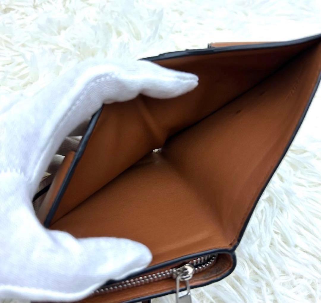 LOEWE ネイビー 二つ折り財布