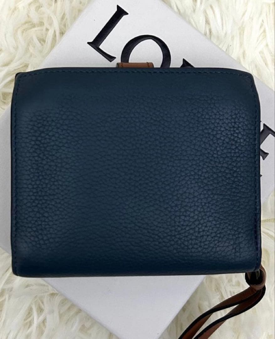 LOEWE ネイビー 二つ折り財布