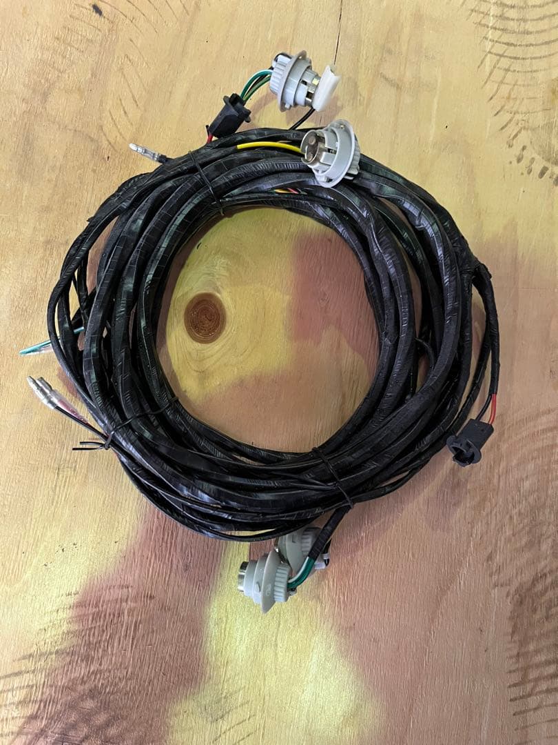 ハコスカ　リヤ配線