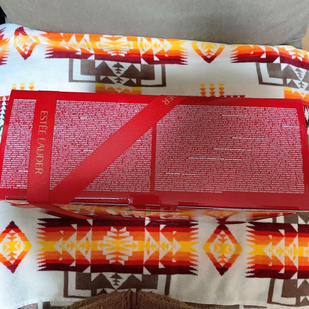 ESTEE LAUDER 2025 ホリデースペシャルセット