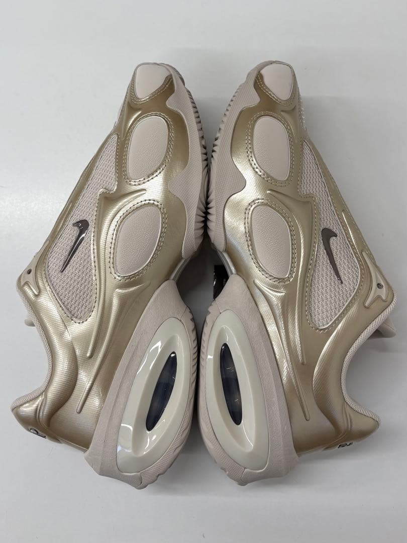 NIKE エアマックス　ミューズ　メタリックシルバー　24㎝