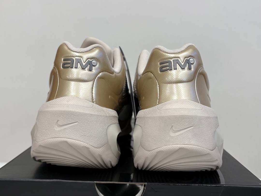 NIKE エアマックス　ミューズ　メタリックシルバー　24㎝