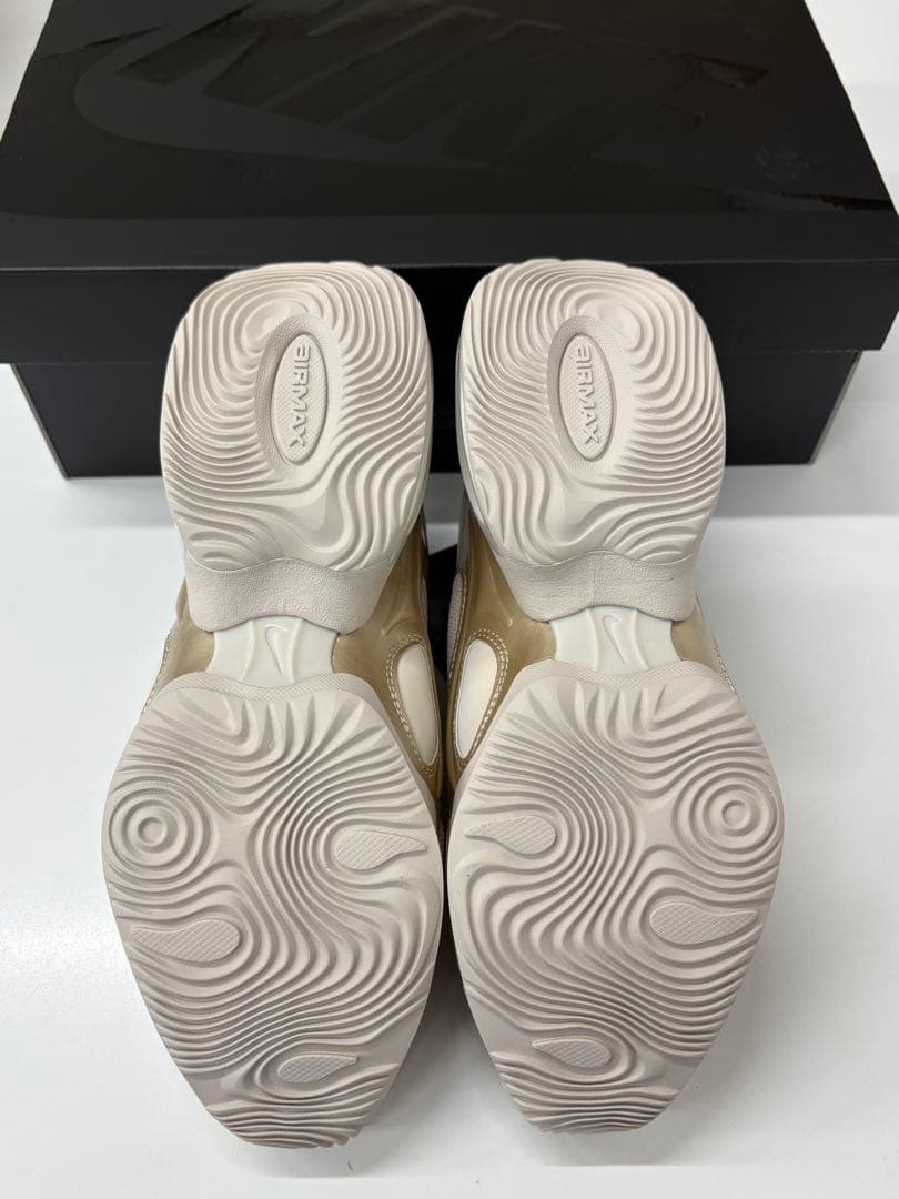 NIKE エアマックス　ミューズ　メタリックシルバー　24㎝