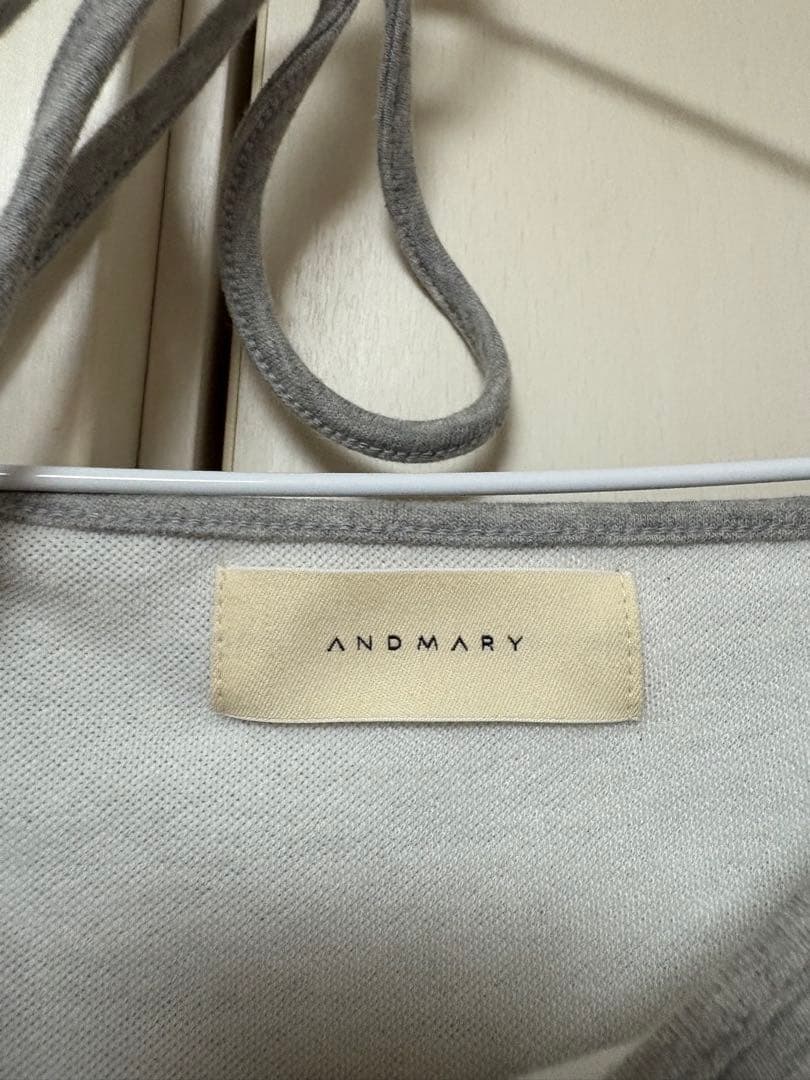 トップス andmary Mary logo choker tops