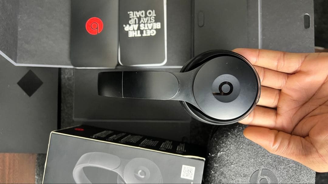 ま*様 ぽ*う様 Beats Solo Pro ワイヤレスヘッドホン