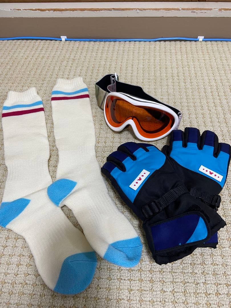 子供用ディズニースキーウェア 上下セット(グロブ・靴下・ゴーグル付)