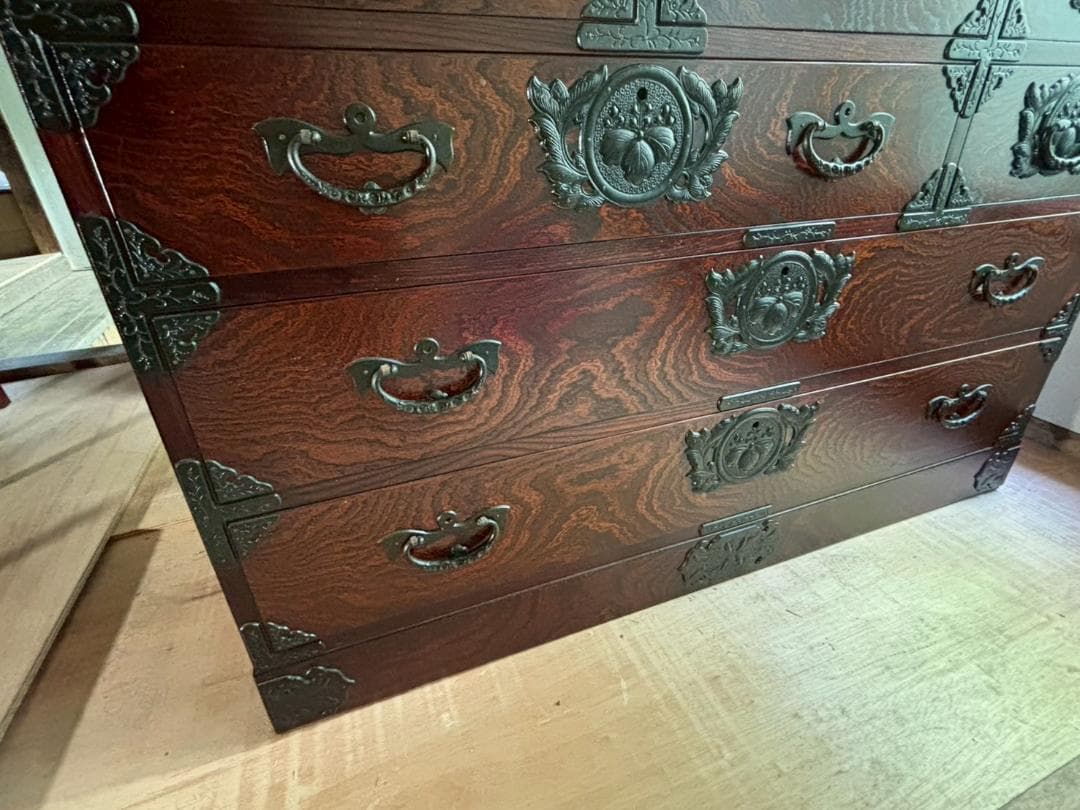 美品　岩谷堂箪笥　桜2号　欅材　漆塗り　和箪笥　古家具　インテリア　収納箪笥