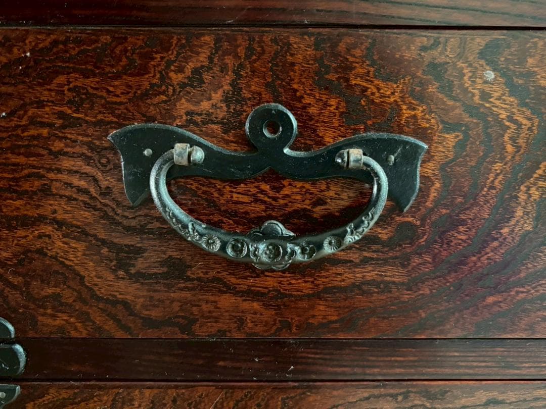 美品　岩谷堂箪笥　桜2号　欅材　漆塗り　和箪笥　古家具　インテリア　収納箪笥