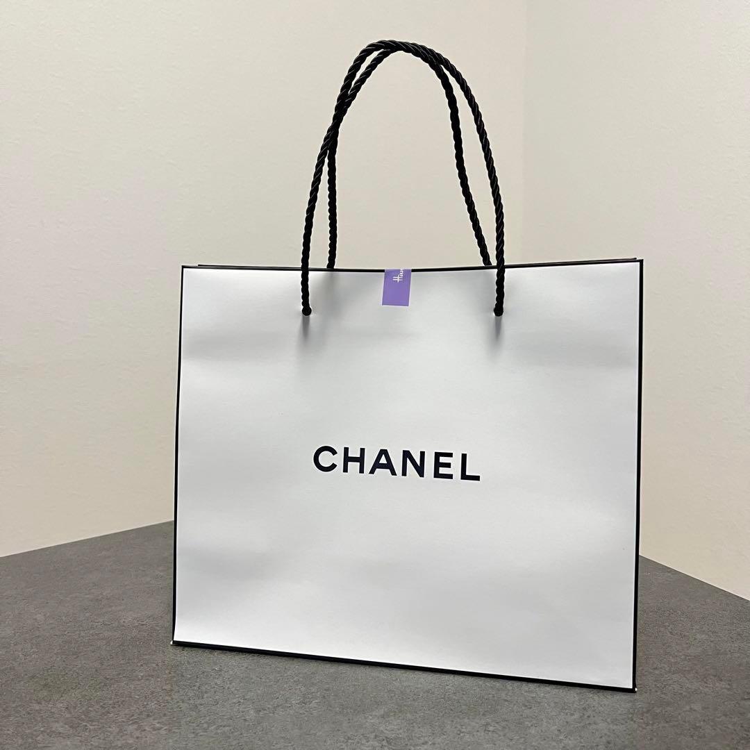 新品✨完売品　シャネル　ホリデー　エッセンシャル　クリスマスコフレ　誕生日