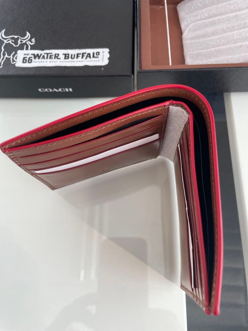 C*y様 ニューイヤーセール‼️ 新品未使用 COACH 水牛革 二つ折り財布