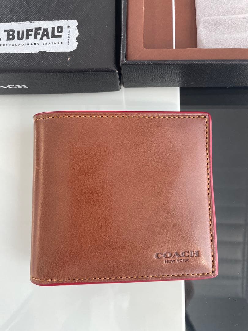 C*y様 ニューイヤーセール‼️ 新品未使用 COACH 水牛革 二つ折り財布