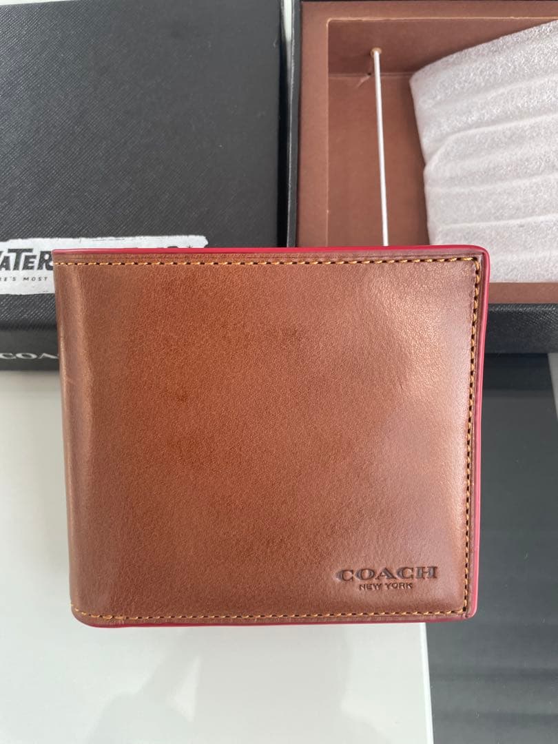 C*y様 ニューイヤーセール‼️ 新品未使用 COACH 水牛革 二つ折り財布