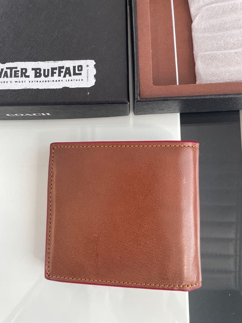 C*y様 ニューイヤーセール‼️ 新品未使用 COACH 水牛革 二つ折り財布