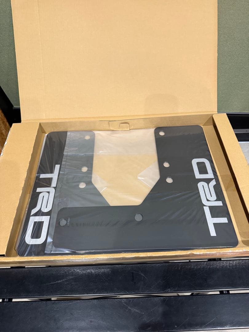 ハイエース　TRD マッドフラップ