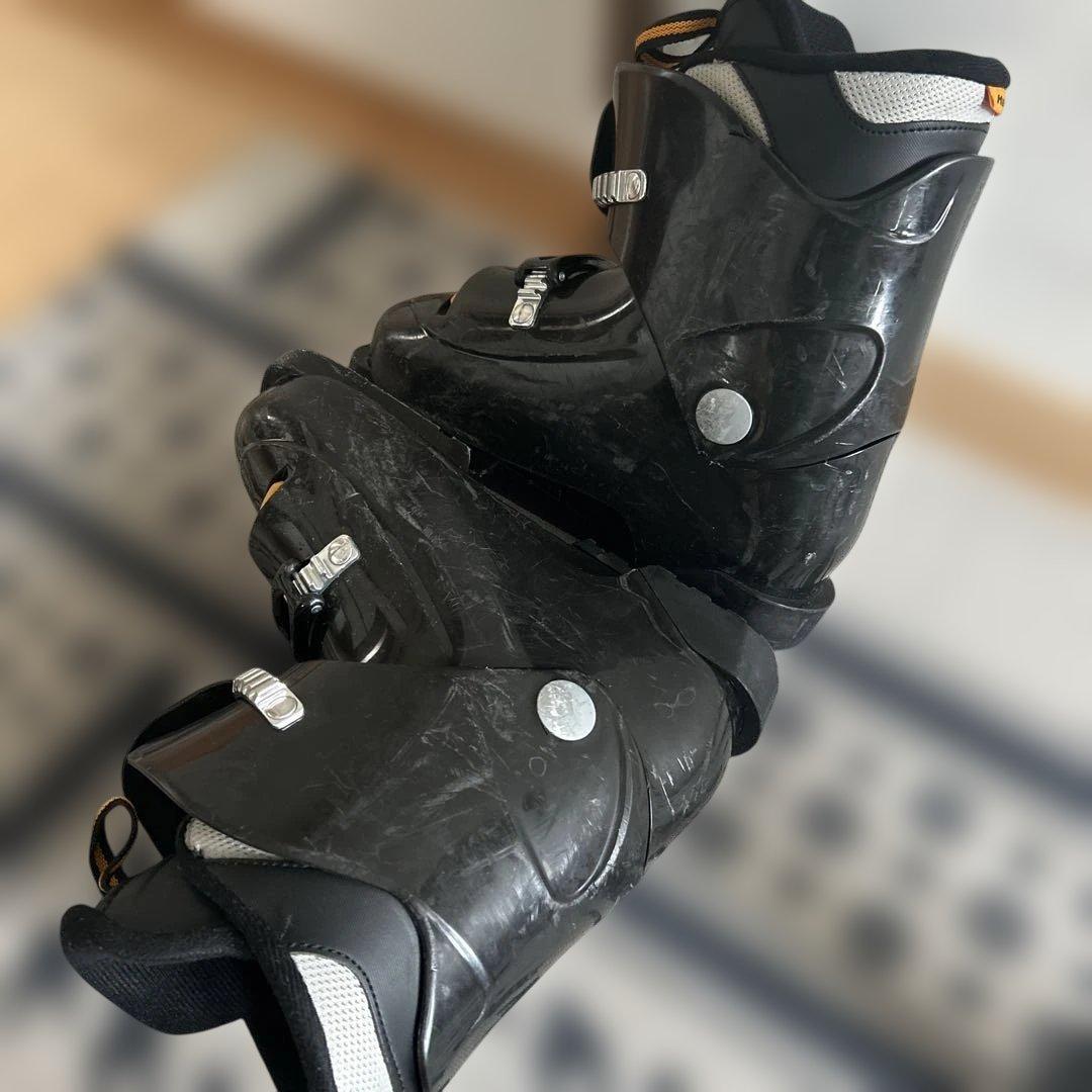 ROSSIGNOL スキー板(130cm）とブーツ(24cm）セット