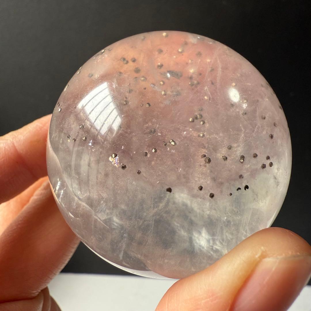 天然石パイライト共生フローライトのスフィア　丸玉　置物NO.020615