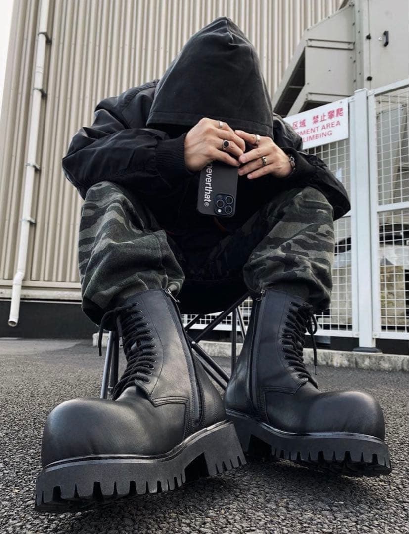 伊津みきお　厚底ブーツ　ロングブーツ　アトムブーツ　モードストリート