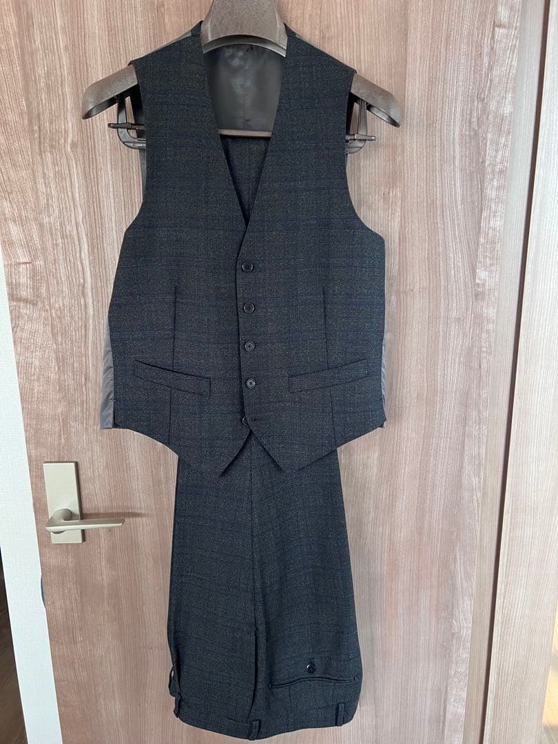 BEAMS Ｆ　スリーピーススーツ　カルロ・バルベラ