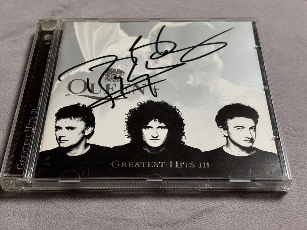 レア　Queen サインCD クイーン　ブライアンメイ　ロジャーテイラー