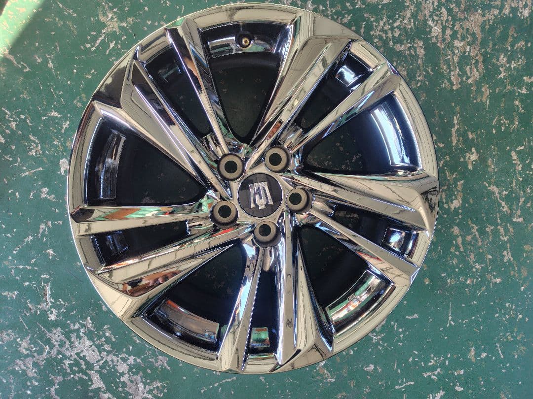 220 クラウン　後期純正18インチ ホイール　1本