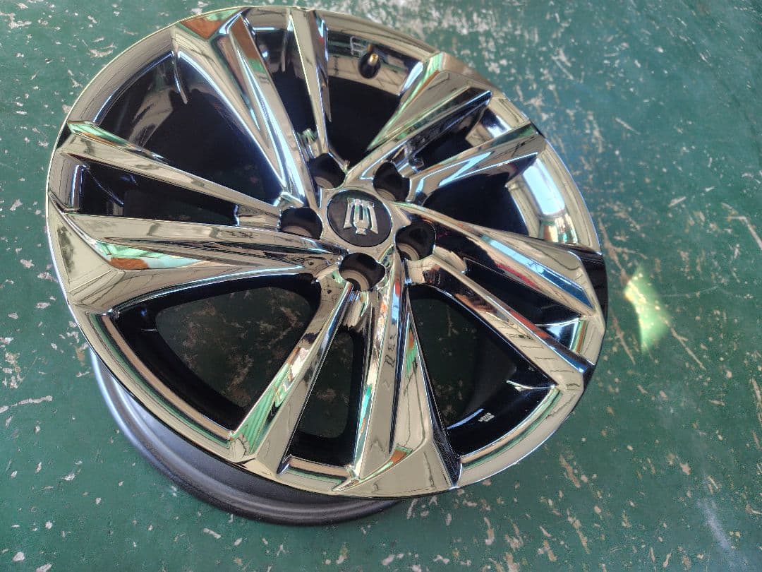 220 クラウン　後期純正18インチ ホイール　1本