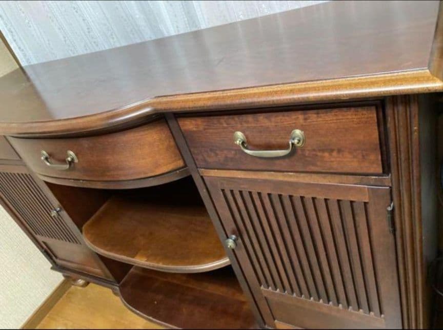 スタンレー社 飾り棚 アンティーク風棚　リビングボード