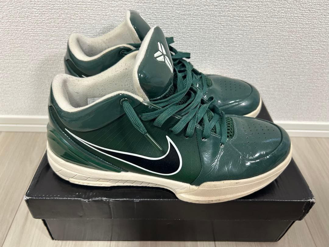 UNDEFEATED × Nike Kobe 4 Protro