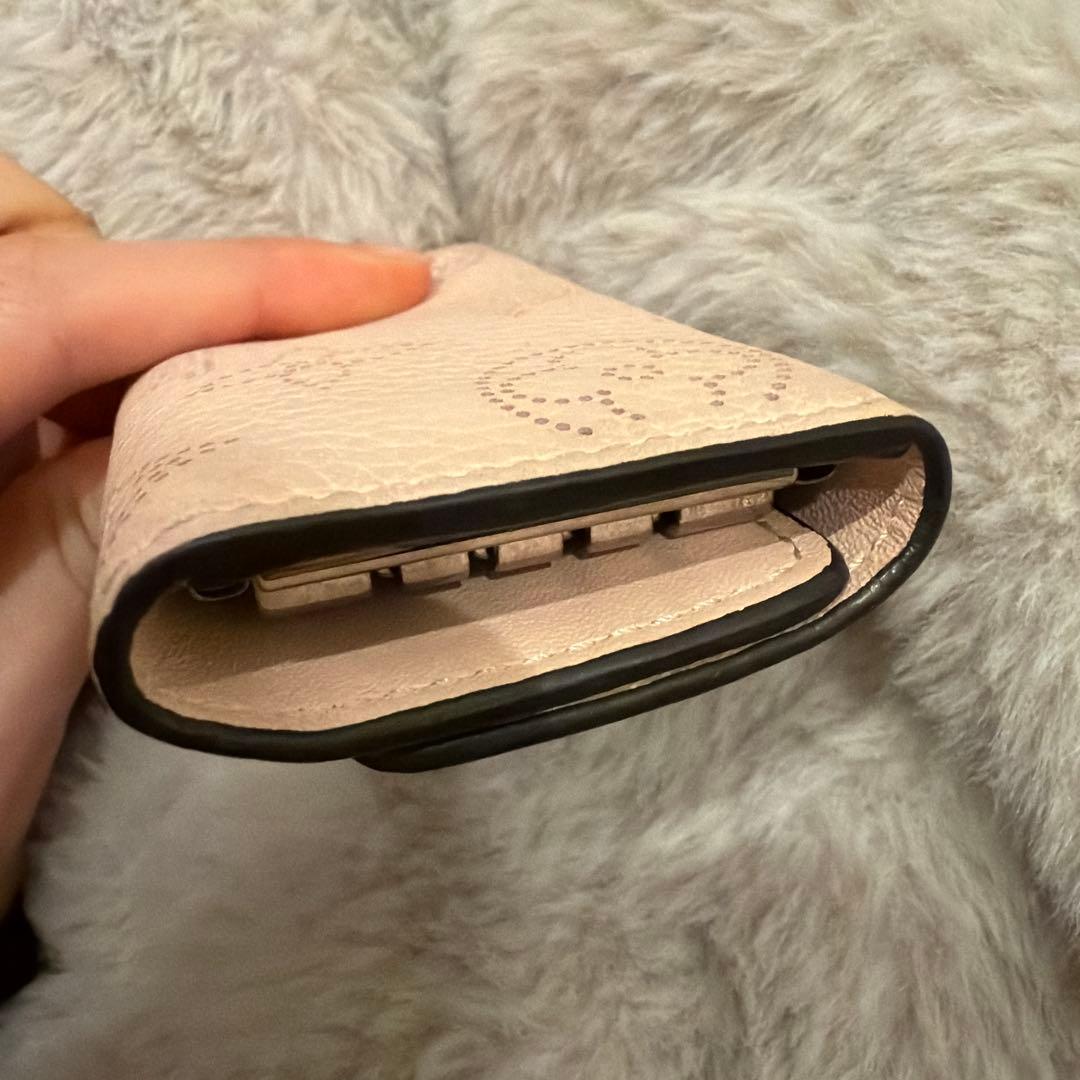 Louis Vuitton ピンクレザーキーケース マヒナ