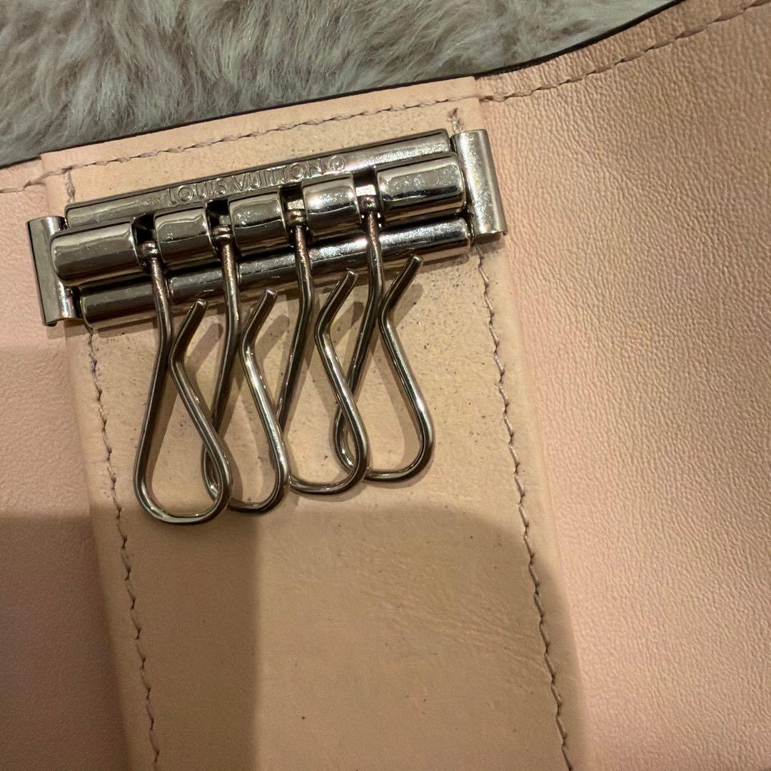 Louis Vuitton ピンクレザーキーケース マヒナ