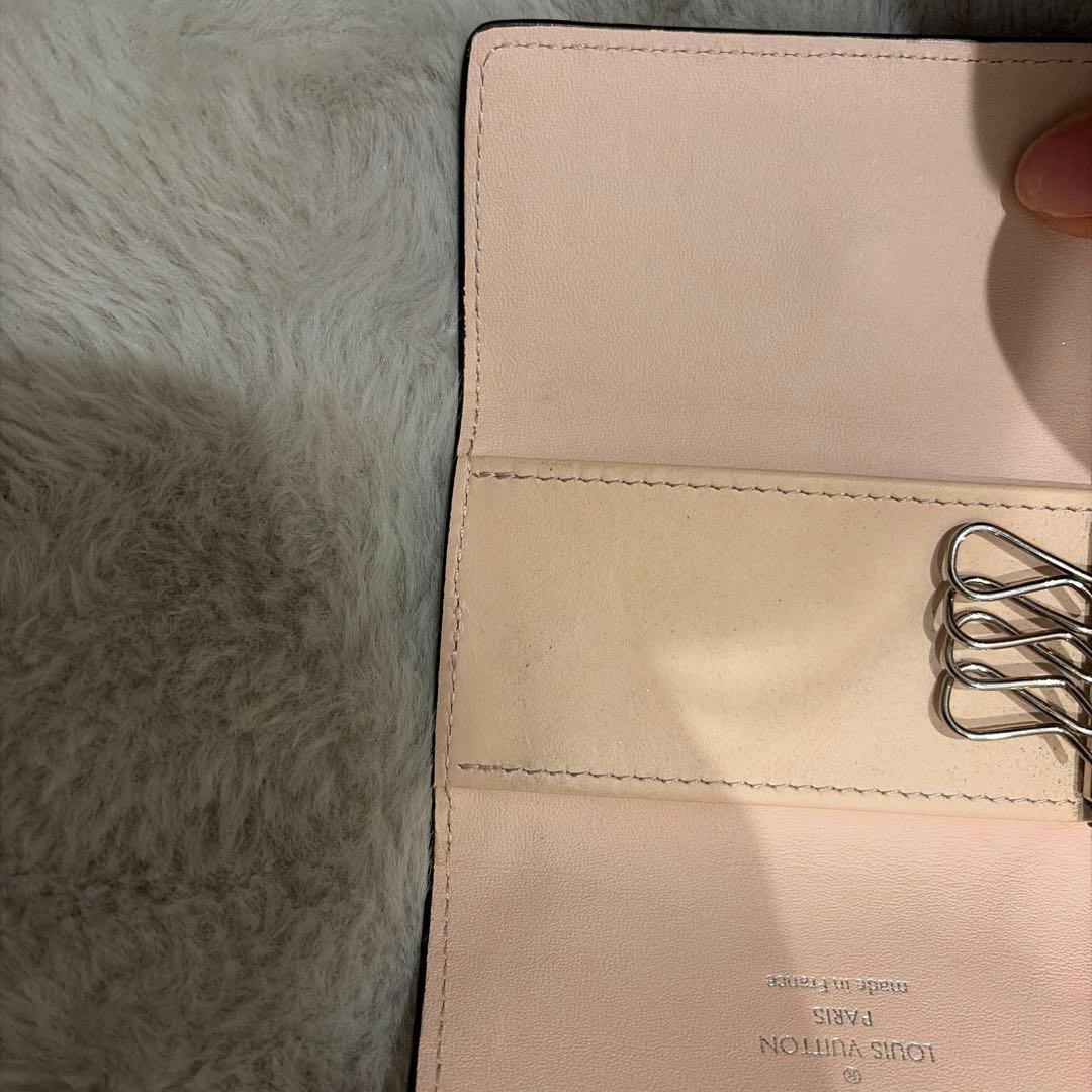 Louis Vuitton ピンクレザーキーケース マヒナ