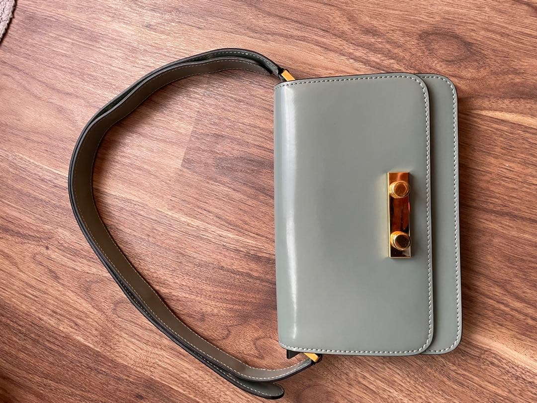 MARNI グレー レザー ショルダーバッグ