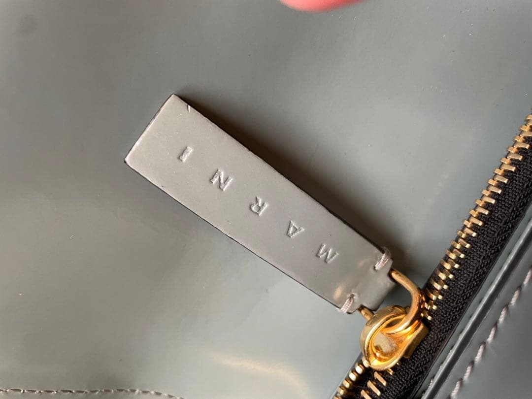 MARNI グレー レザー ショルダーバッグ