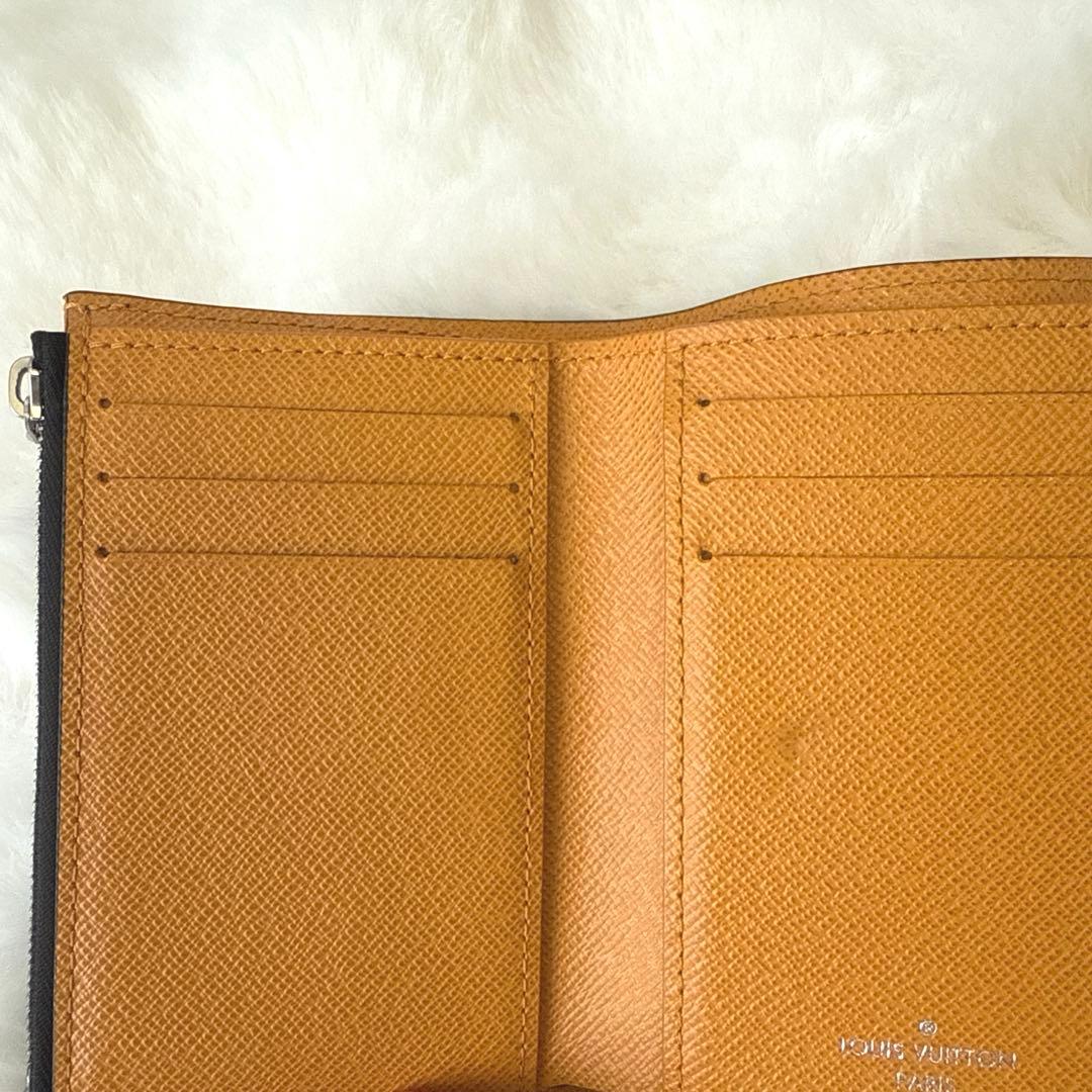 ルイヴィトン ポルトフォイユ ヴィクトリーヌ LV ロゴ3つ折り財布 エピ 黒