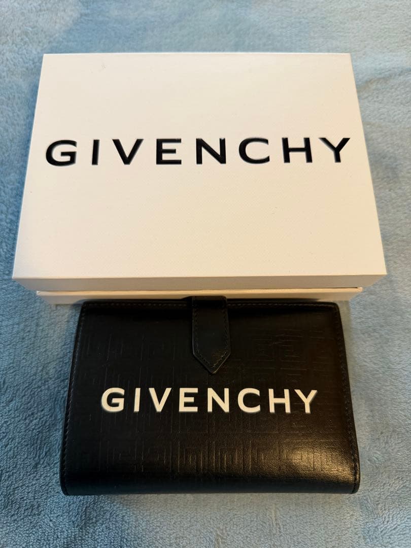 GIVENCHY 財布　二つ折り　メンズ