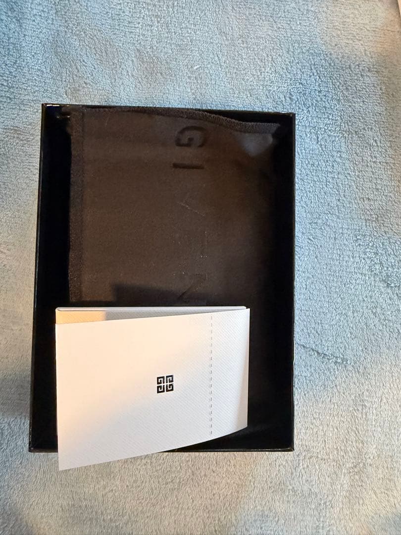 GIVENCHY 財布　二つ折り　メンズ