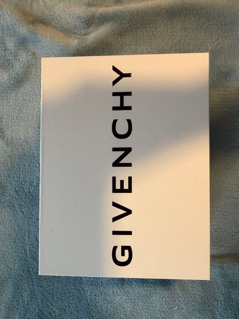 GIVENCHY 財布　二つ折り　メンズ