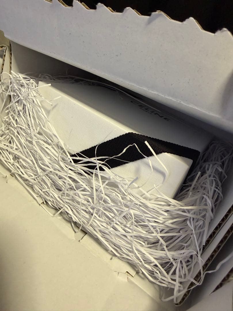 CELINE アイボリー ヘアクリップ 46Y856IAS.01AV