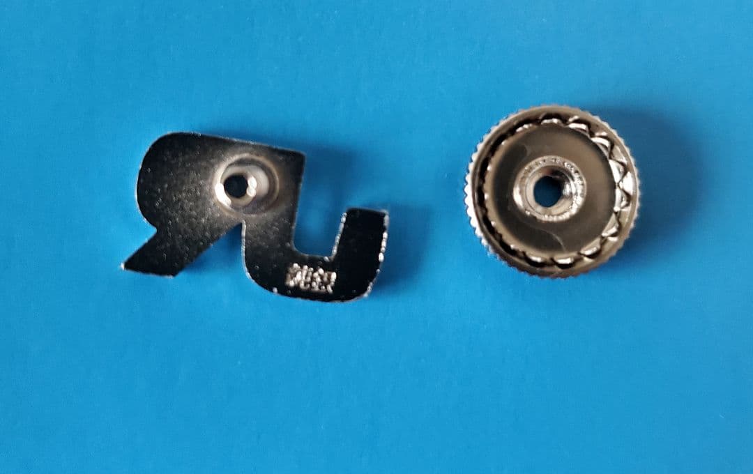 B JR東日本純銀襟章ネジタイプ現行品