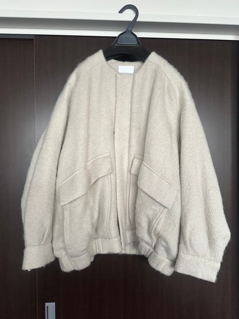 ノーカラーオーバーサイズジャケット クリーム色
