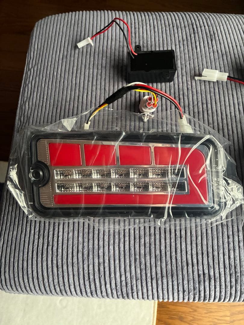 人間不信！！　汎用LEDテールランプ2個セット　バイゼットトラック