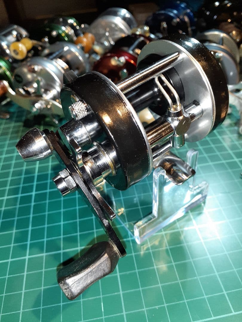 アブガルシア ABU アンバサダー2500C サイドカップ変更