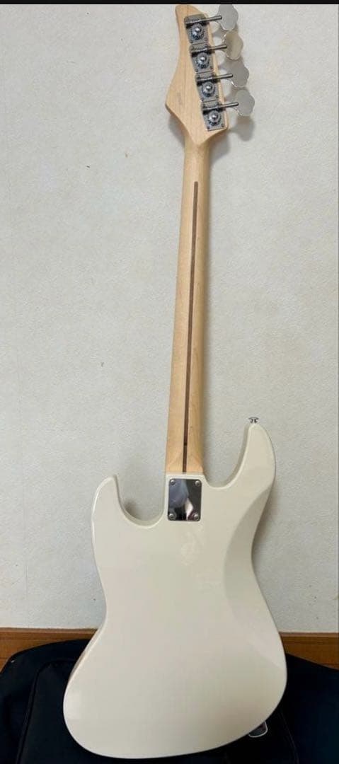 グレコ　ジャズベース ホワイト メイプル指板 WSB-STD 美品 ギグバック付