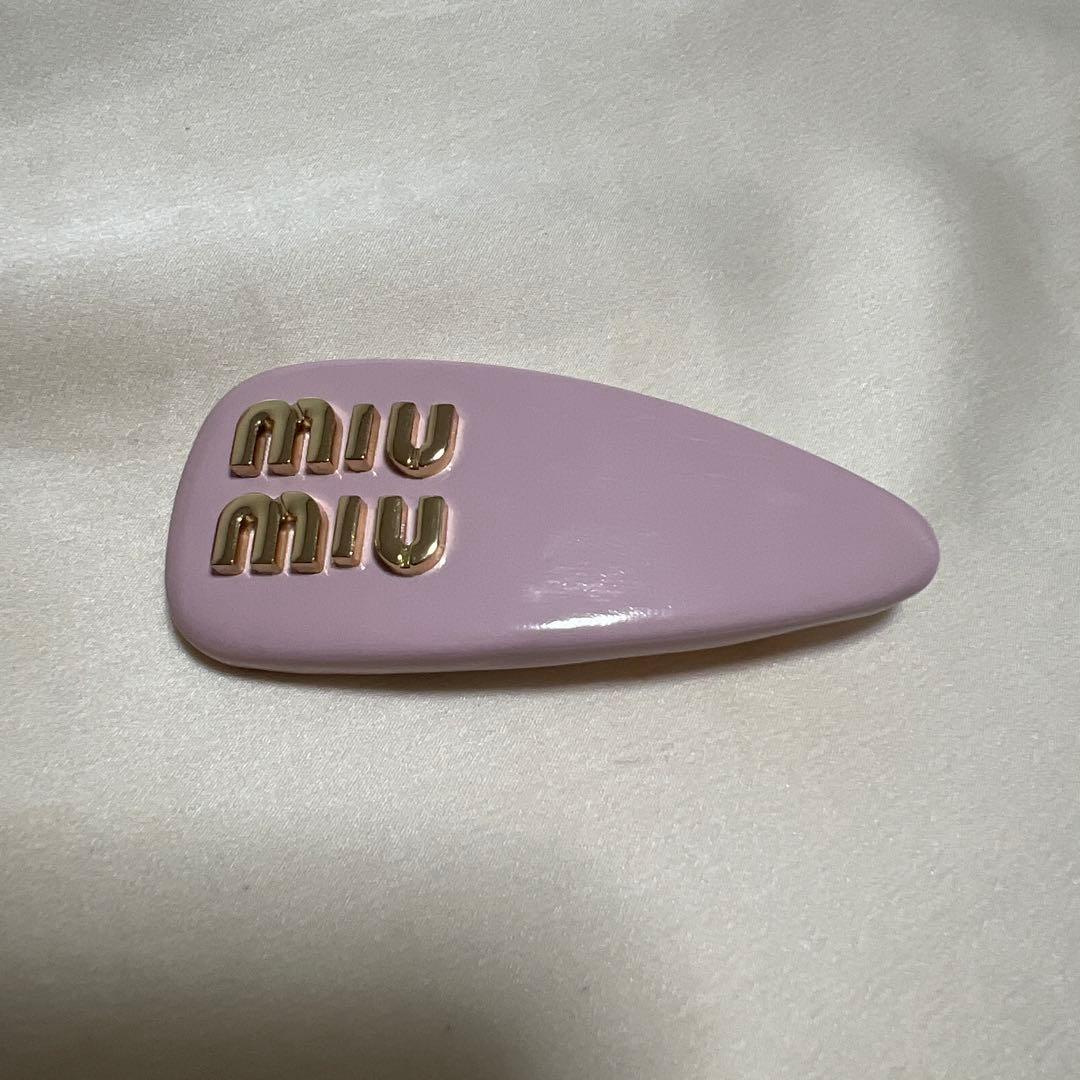 miumiu ヘアピン ヘアクリップ　ピンク
