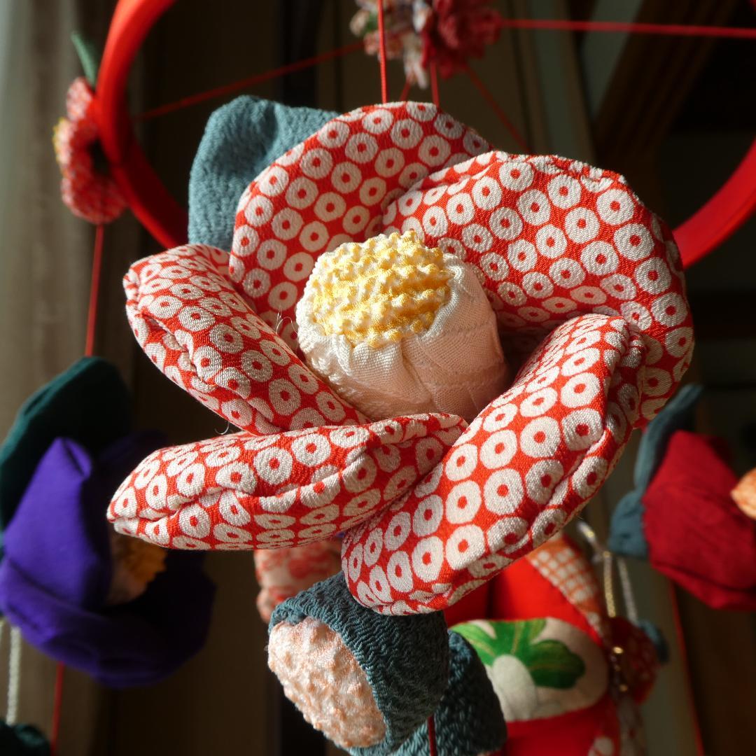 古布　正絹　吊るし椿　錦紗縮緬　アンティーク　疋田模様　さげもん　鬼しぼ